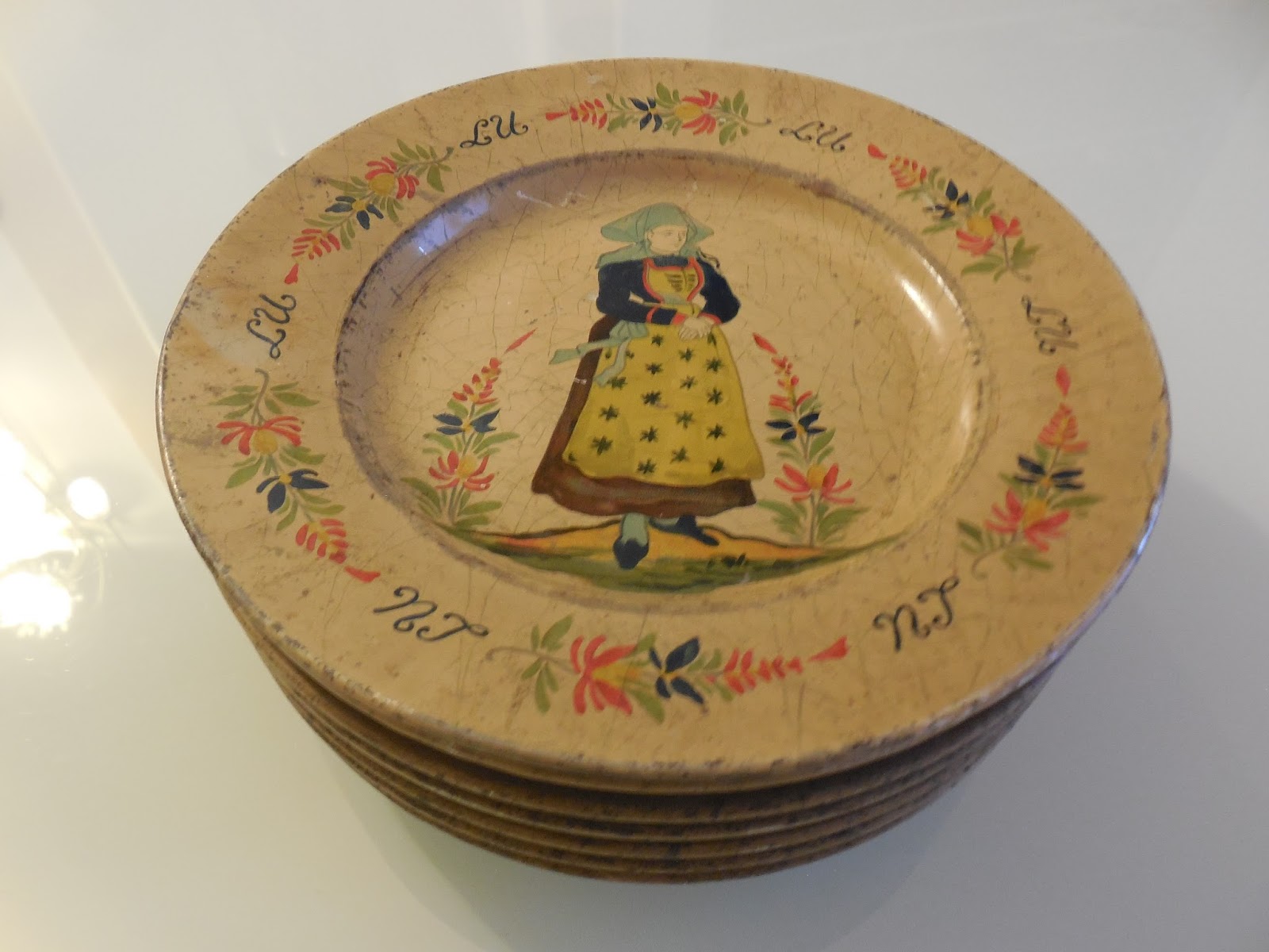 menestroll et lutecien la saga des biscuits Lefevre Utile