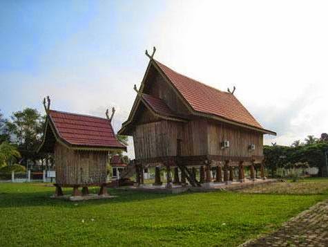Rumah Adat Panjang Rumah Adat Panjang