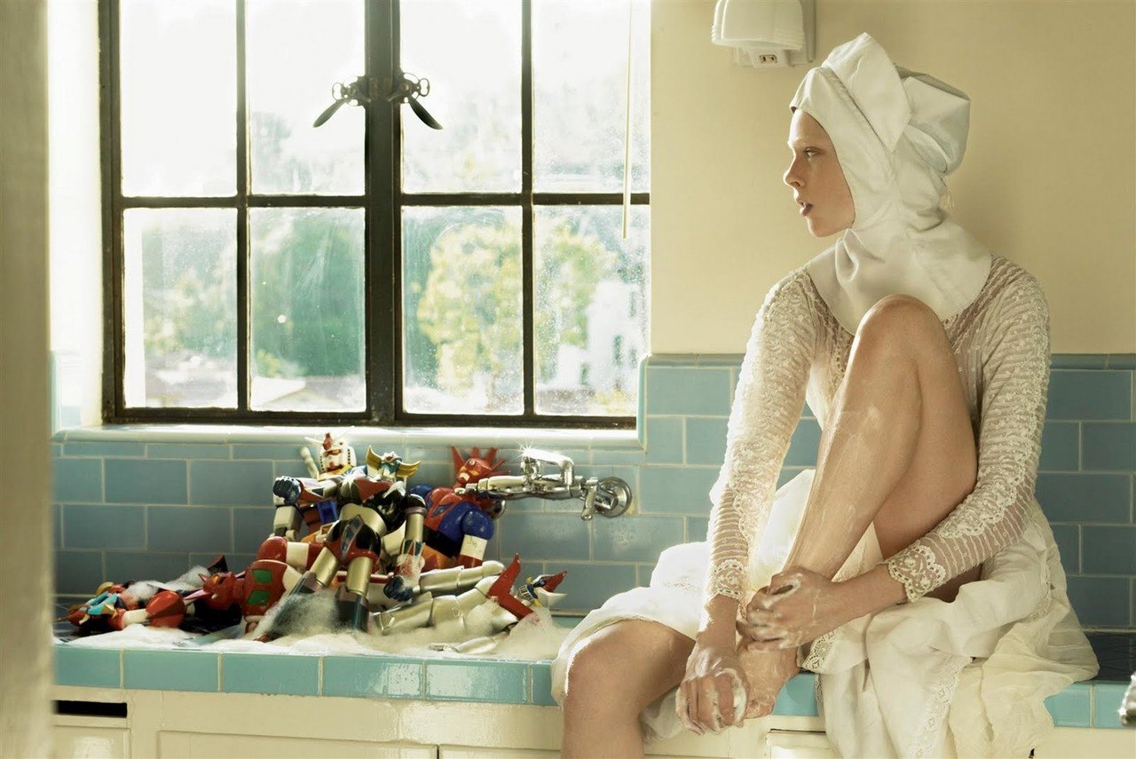 Саша Пивоварова опять разделась и ее сиськи украсили множество фотографий Саша Пивоварова опять разделась и ее сиськи украсили множество фотографий