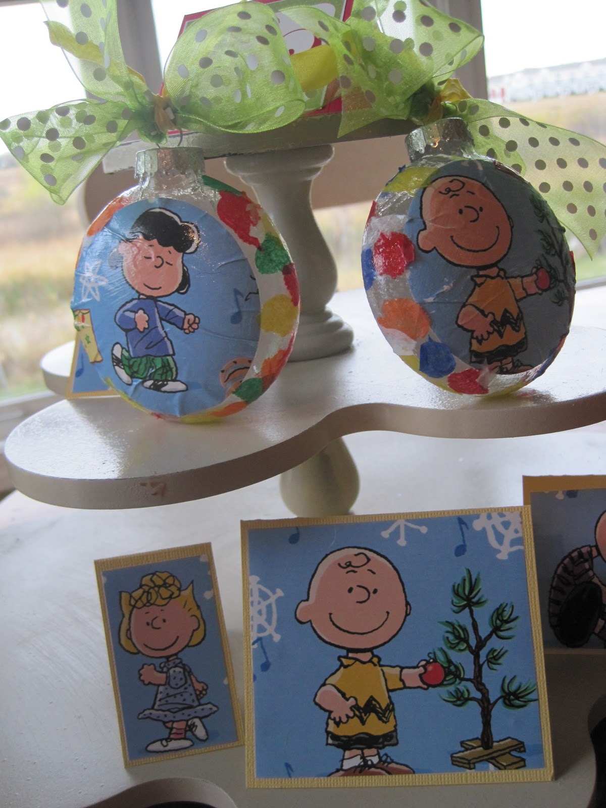 the vintage umbrella Peanuts Christmas ornament