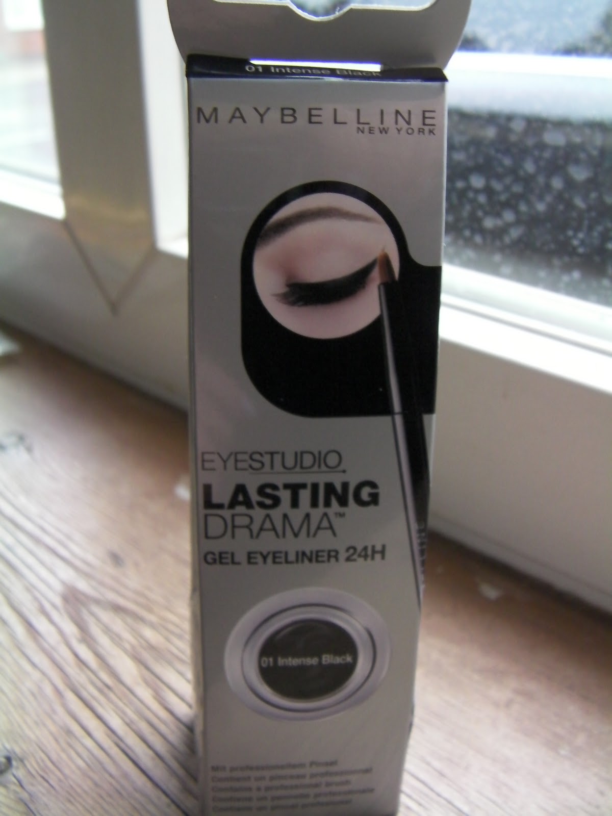 What Kimmi Did Next Maybelline Eyestudio Lasting Drama Gel Eyeliner