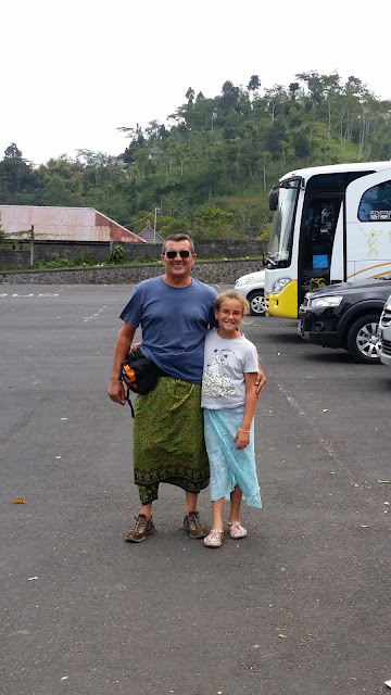 Aparcamiento de Pura Besakih (Bali) Aparcamiento de Pura Besakih (Bali)