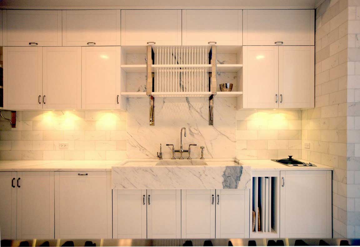 http://1.bp.blogspot.com/-5midnRKYBQQ/TcScsHXgLqI/AAAAAAAAC3c/Uw797hwaISY/s1600/Gwyneth+Paltrow+-+Manhattan+loft+-+Kitchen+-+design+by+Roman+and+Williams1.jpg