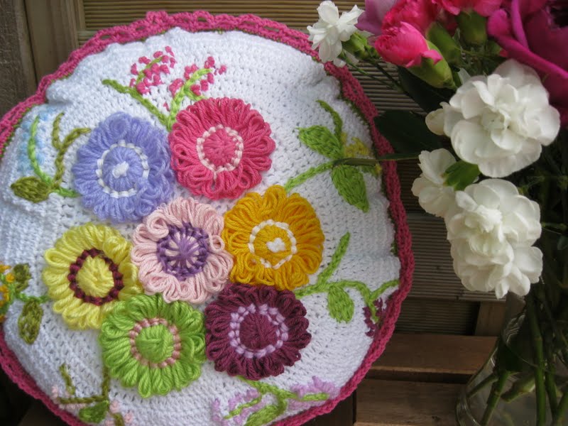 For the Love of Crochet Along Crochet and Flower Loom Cushion.
