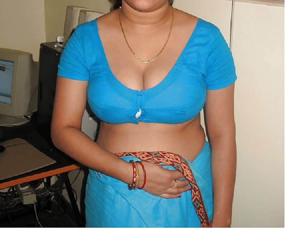 Real Tamil Aunty Saree Nude Pictures In Sex Photos Indian Housewife Sexy Nighty