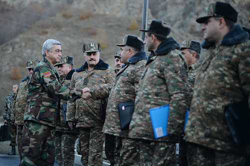 Sargsyan visita frontera armenio-azerí