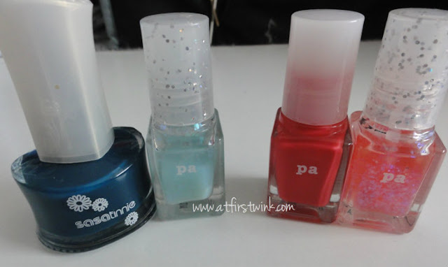 DIY dark blue and pink flakies nail polish using Sasatinnie and pa nail polishes