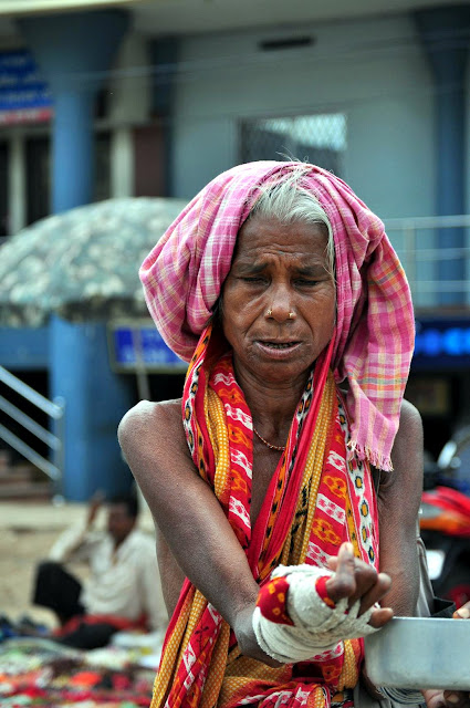 Puri temple Orissa Odisha Street Photography colorful Incredible India begger 