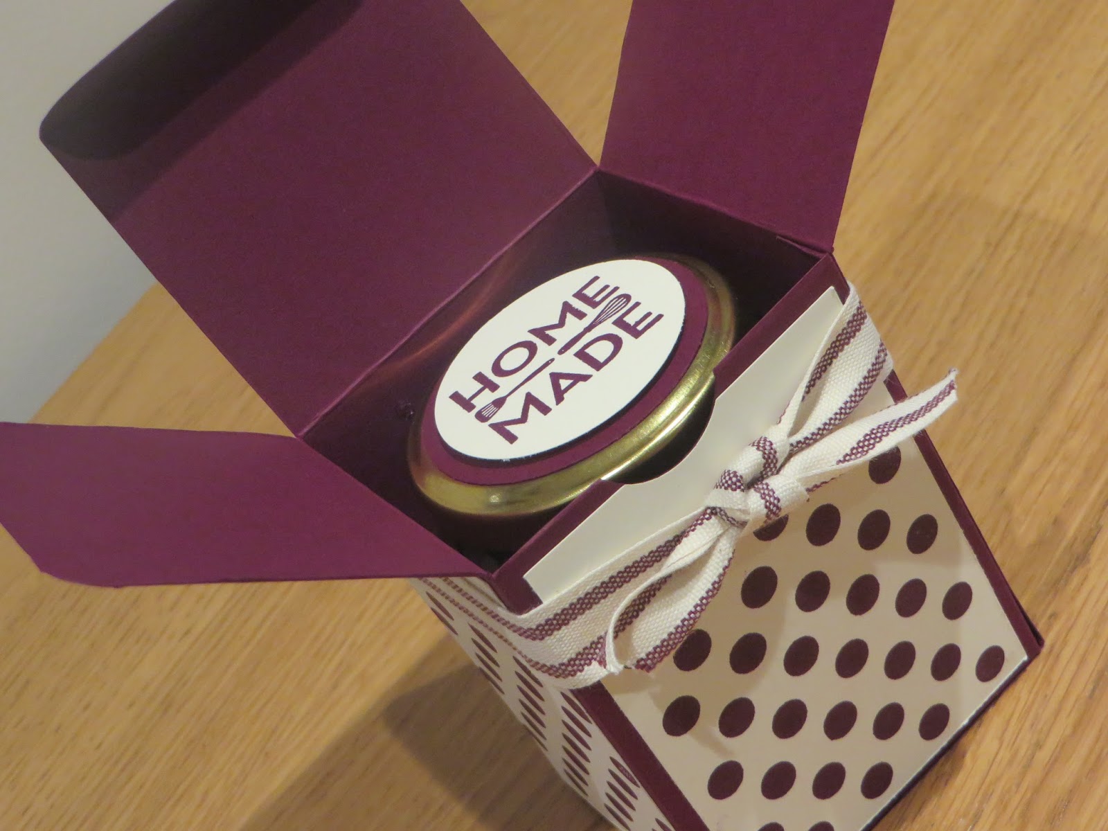 CraftyCarolineCreates Jam Jar Gift Box Tutorial, handmade box for