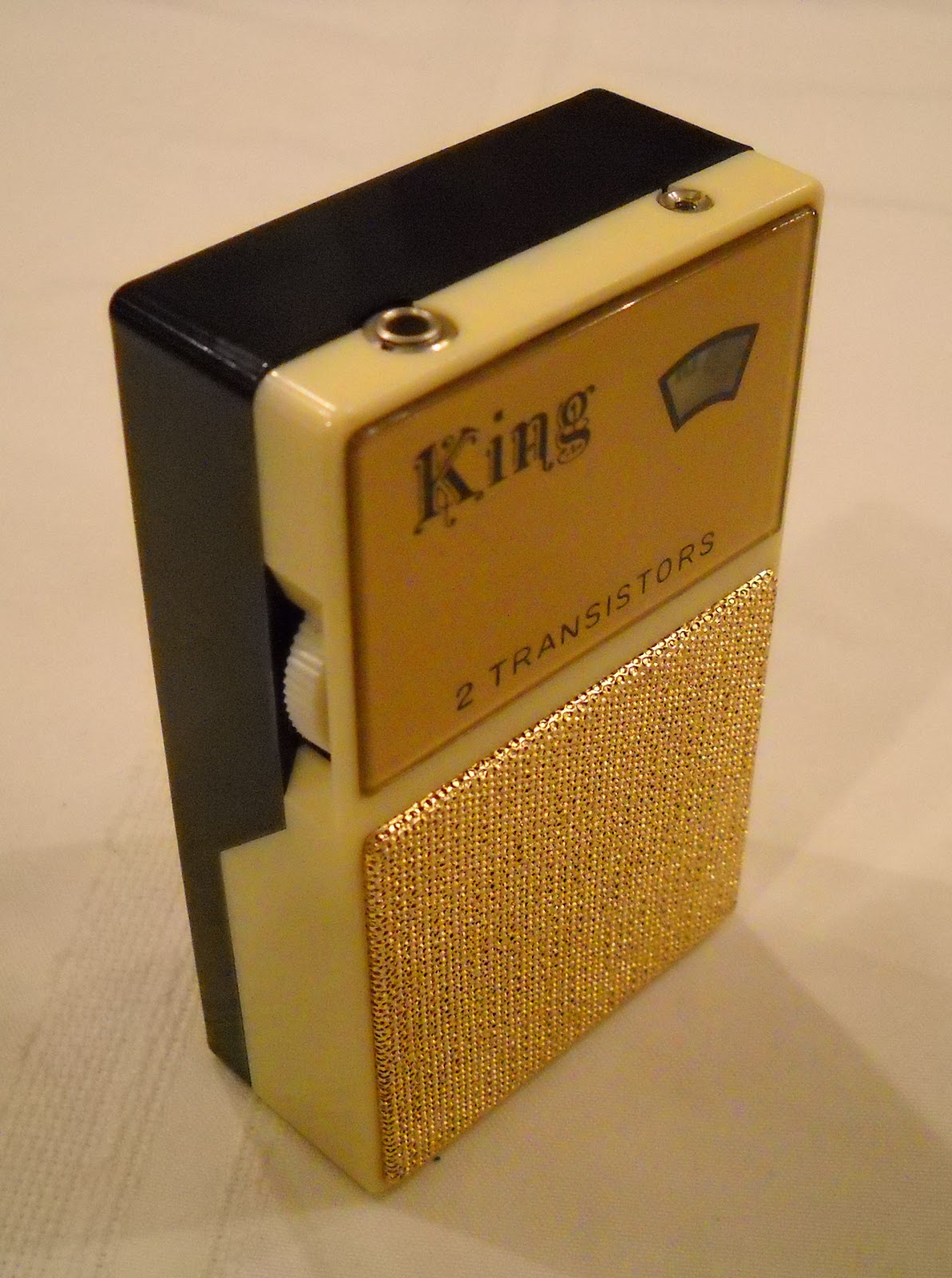 Mikes Old Radios KING 2 TRANSISTOR BOYS RADIO