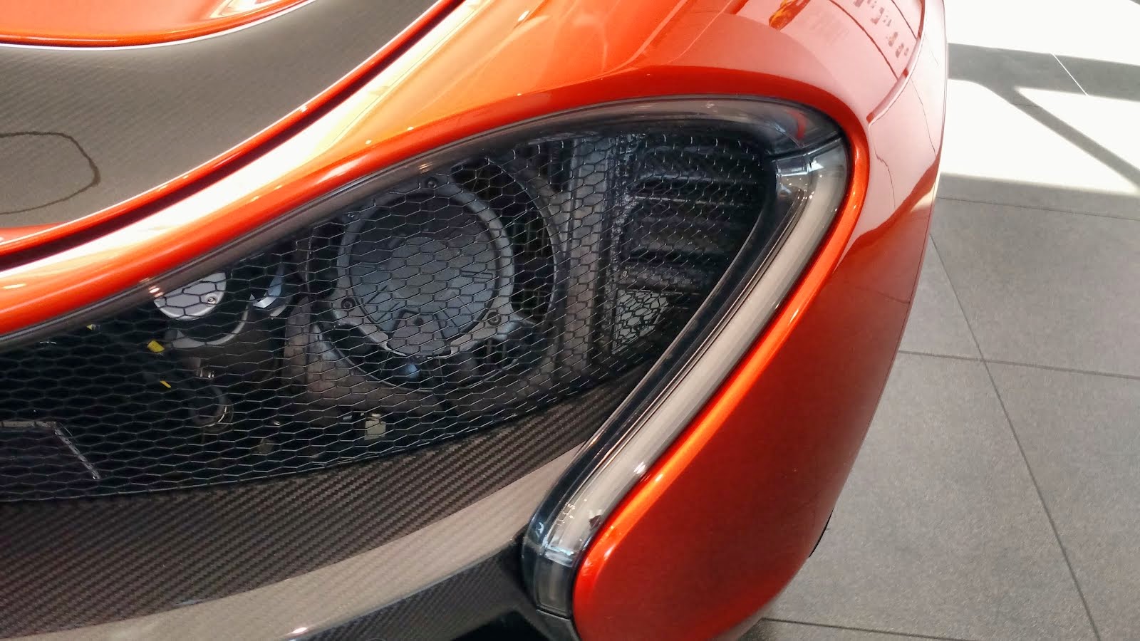 m e m o McLaren P1 tail lamp