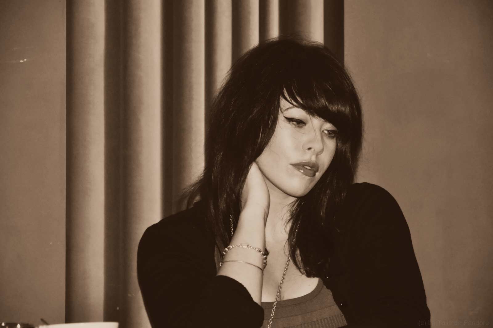 mélissa laveaux rencontre théa hjelmeland