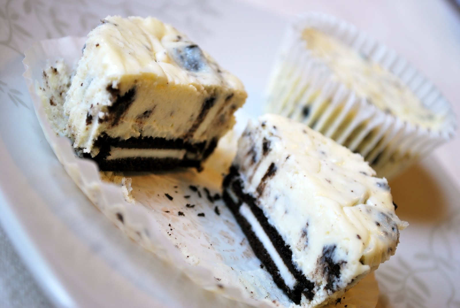 Joyful Baker Oreo Cookies and Cream Cheesecakes