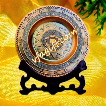 đĩa đồng đúc , đúc đĩa đồng , làm đĩa đồng mạ vàng , cung cấp  đĩa  đồng theo yêu cầu , làm đĩa quà tặng Lam+dia+dong