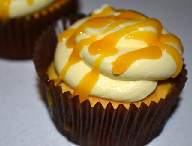 White.Chocolate.and.Mango.Cupcakes