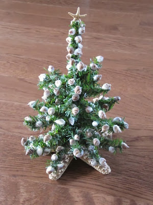 seashell Christmas tree
