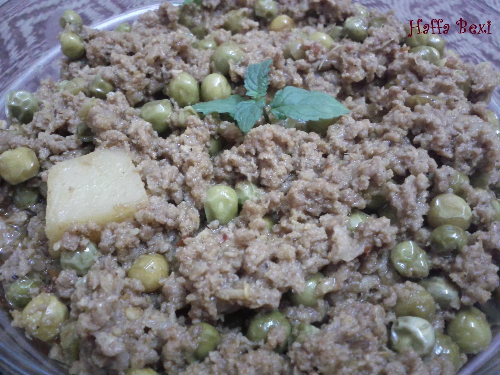 Minced Beef with peas (Aalo Matar Qeema) Haffa's kitchen adventures