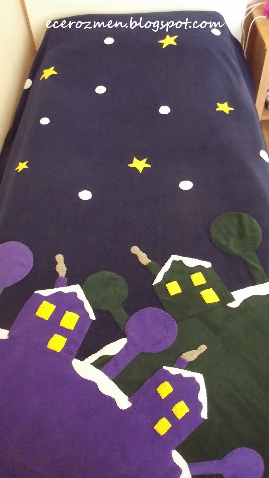 kis gecesinde bir koycuk polar yatak ortusu cift kat polar kumas uzerine yine polar kumasla tamami elde aplike edilmis gece dese yatak ortuleri ortuler yatak