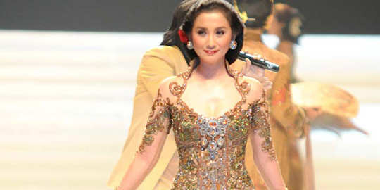 Beautiful World: Desy Ratnasari