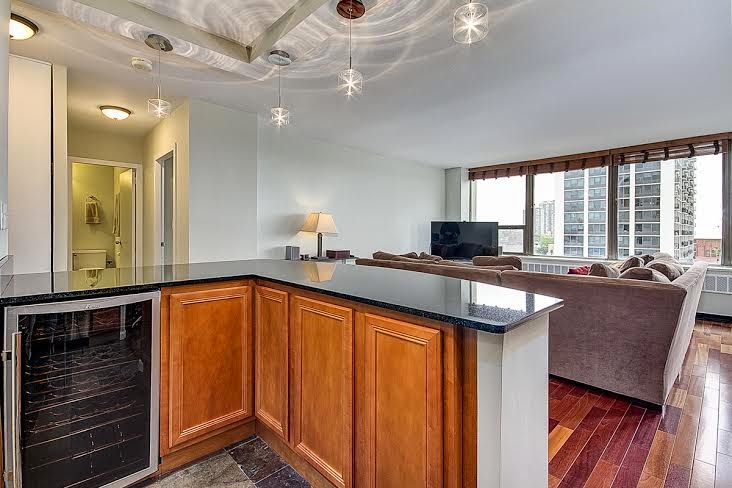 The Chicago Real Estate Local: New for sale! Great kitchen, great views at Sandburg Village ...