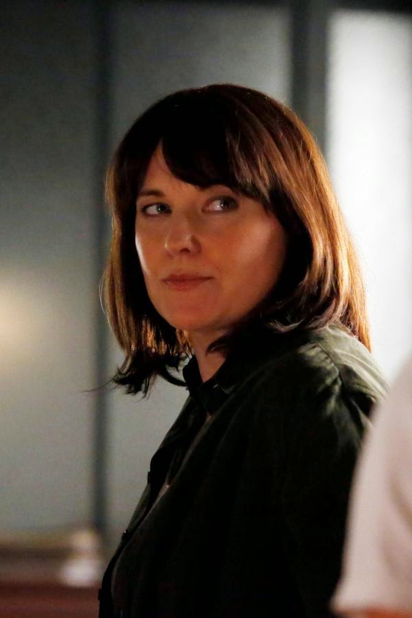 Lucy Lawless como Isabelle Hartley en Agents of SHIELD Lucy Lawless como Isabelle Hartley en Agents of SHIELD