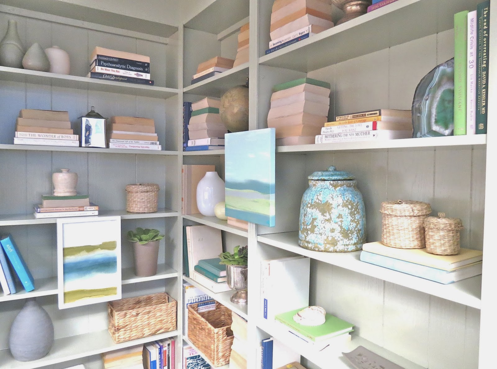 Rosa Beltran Design UPGRADING AN UGLY BOOKSHELF