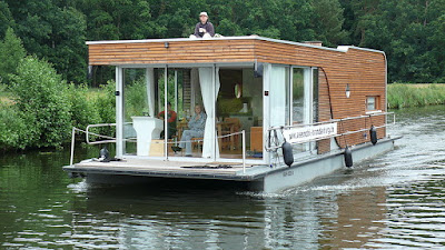 Amphibious home