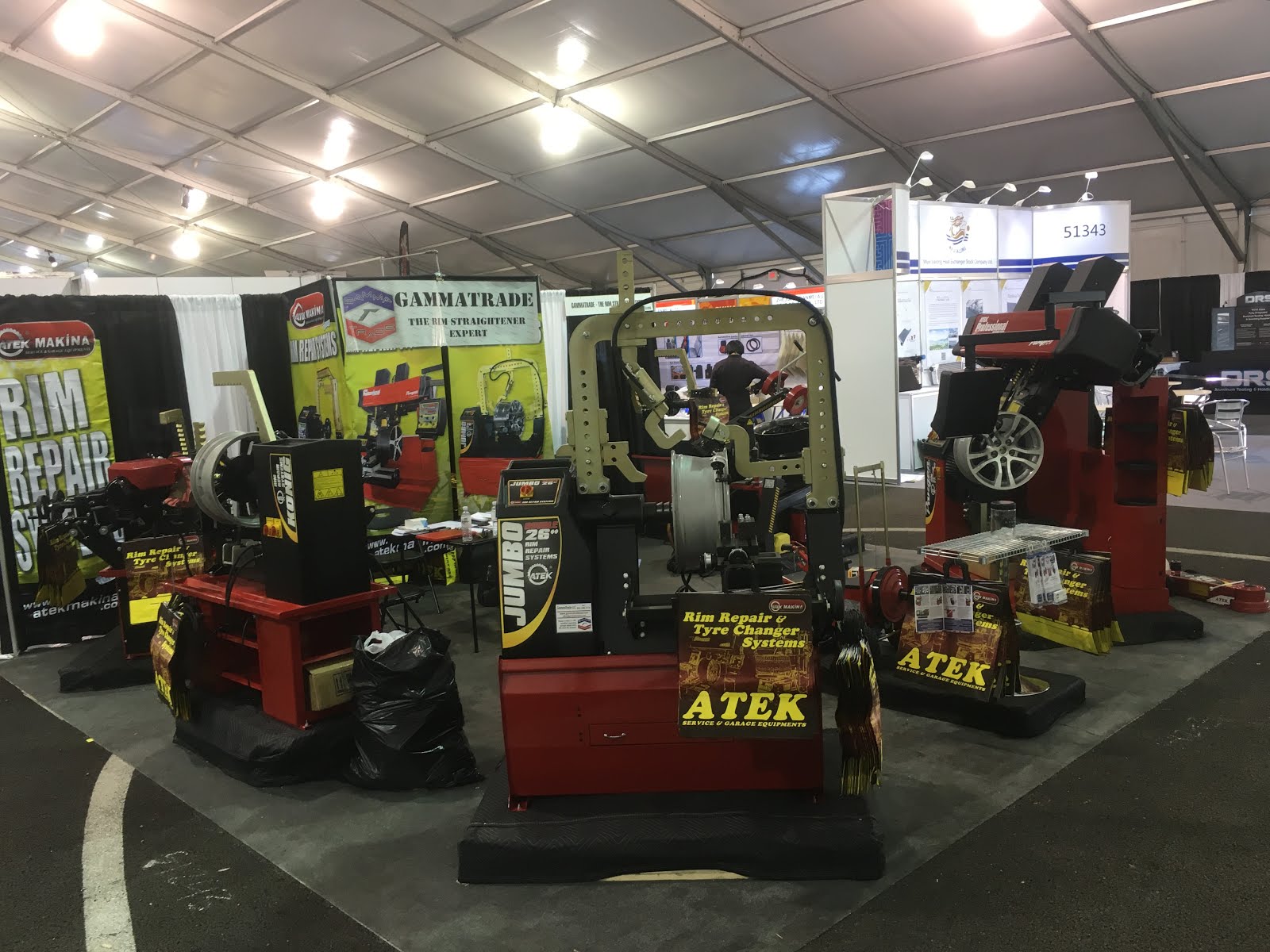 Innovative Garage Equipment From Gamma Trade Usa Www Gammatradeusa