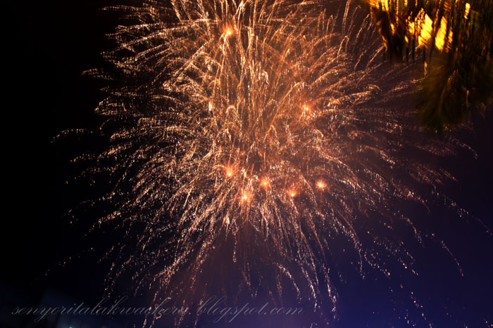 Eastwood City 2012 New Year Firework Show.Estwood City, events, Fireworks, Fun Escapes, New year, Travel: Eastwood City 2012 New Year Firework Show.Estwood City, events, Fireworks, Fun Escapes, New year, Travel