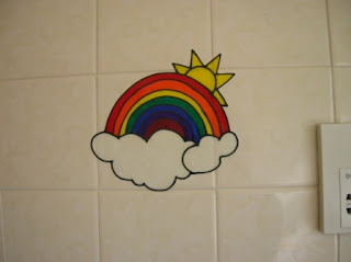 Peelable rainbow decoration for tiles