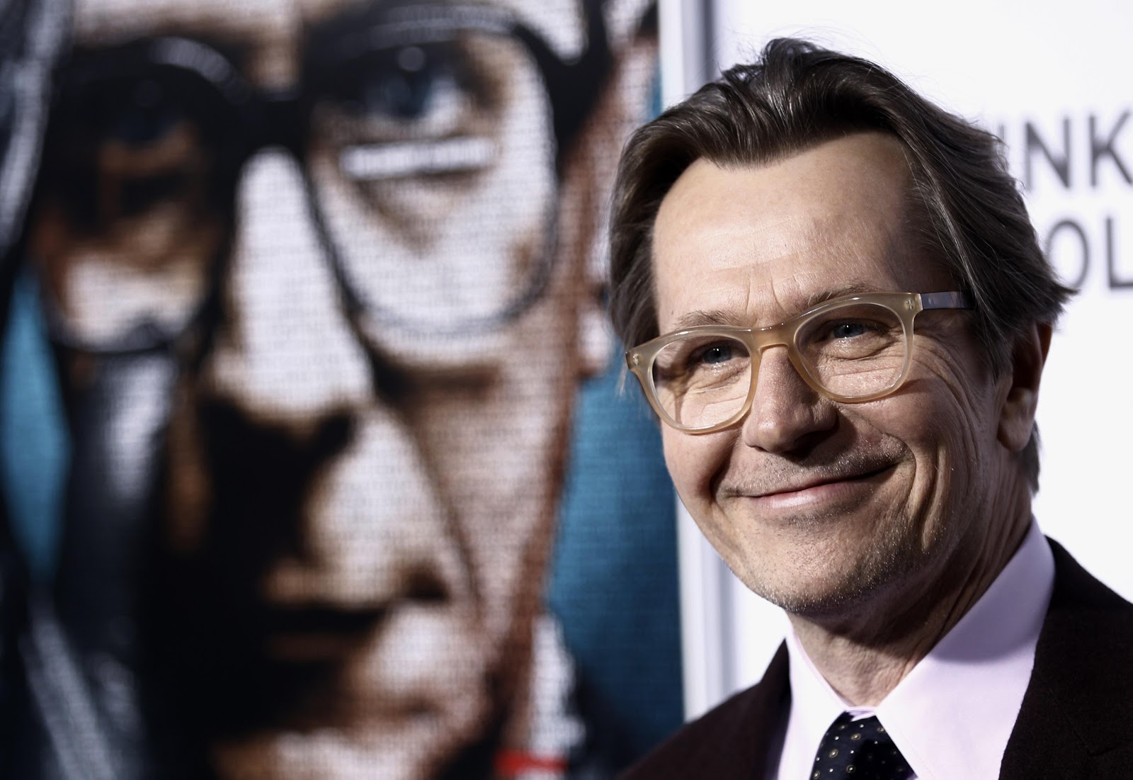 http://1.bp.blogspot.com/-6UBtEWAqsMI/TwXtjXV5ThI/AAAAAAAAJII/FBccBR7tgpE/s1600/GARY+OLDMAN+1.jpg