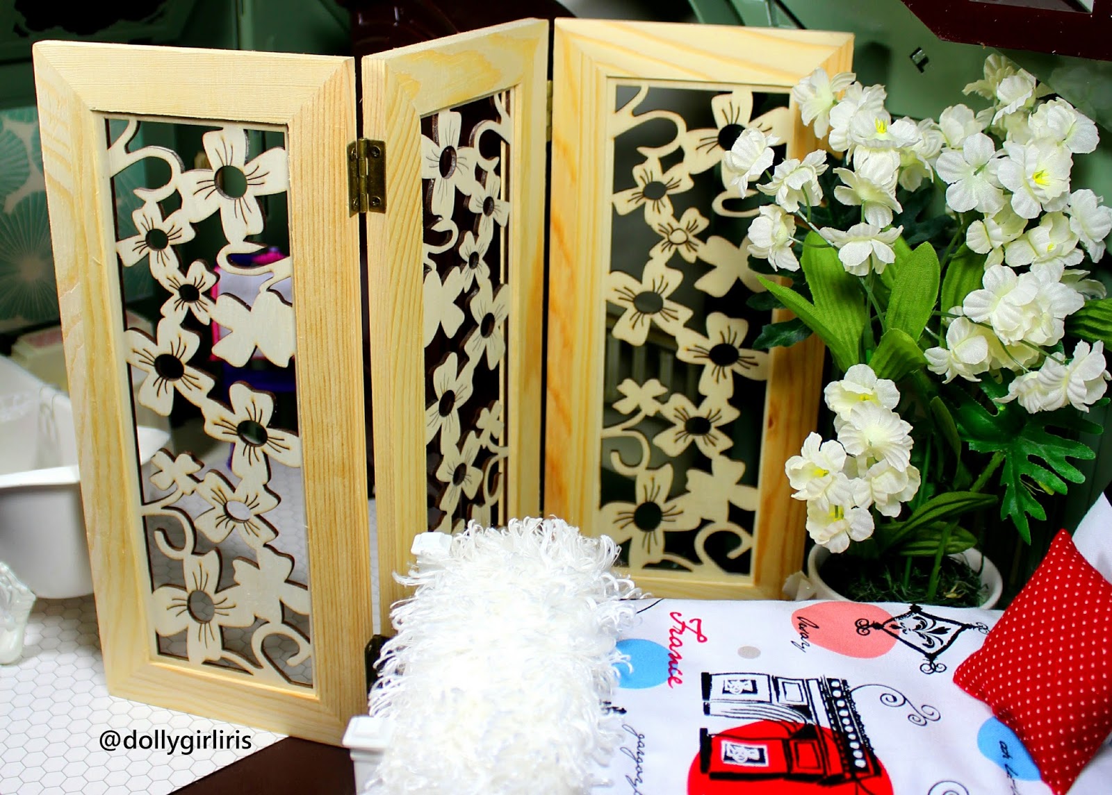 Wooden Floral TriFold Screen by Woodpile Fun! dolly girl iris