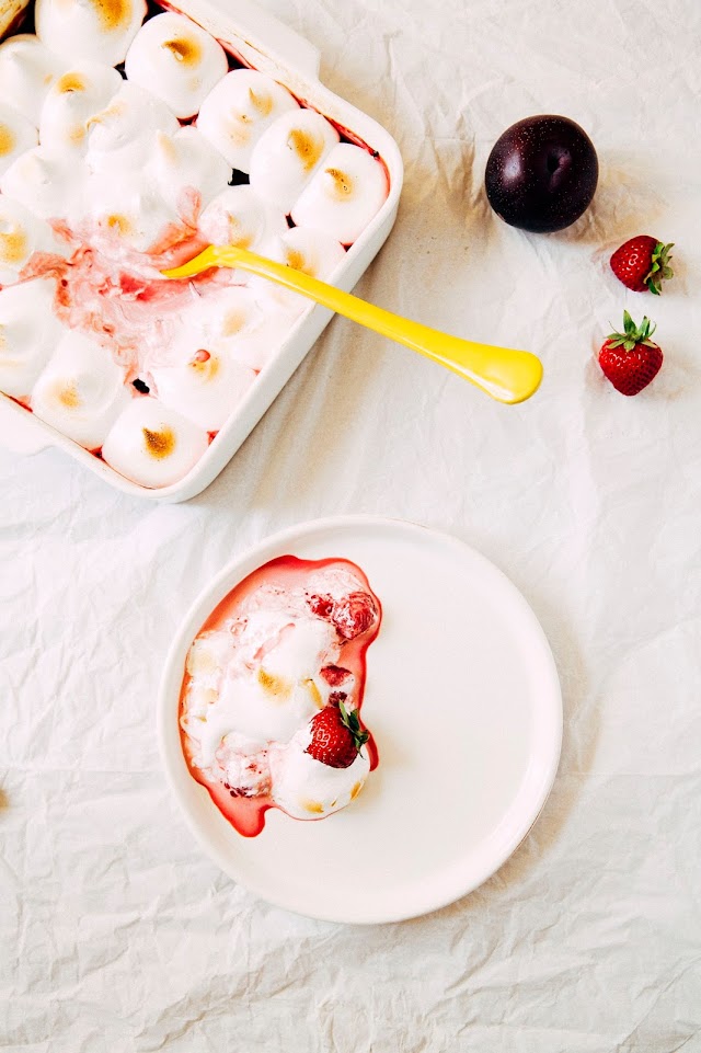 Mixed Fruit and Marshmallow Meringue Tray Bake hummingbird high a