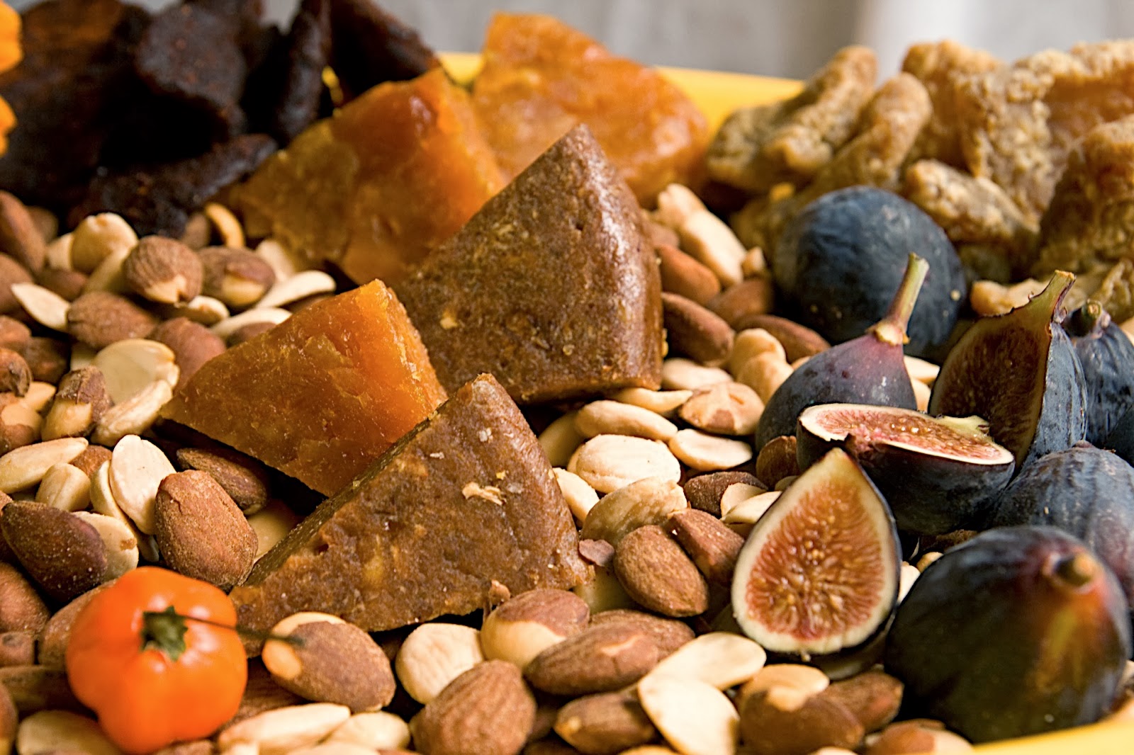 Matiz España Spanish Fruit Breads and Cheese A Perfect Pairing!