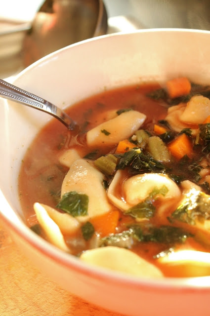 Hearty Tortellini Kale Soup