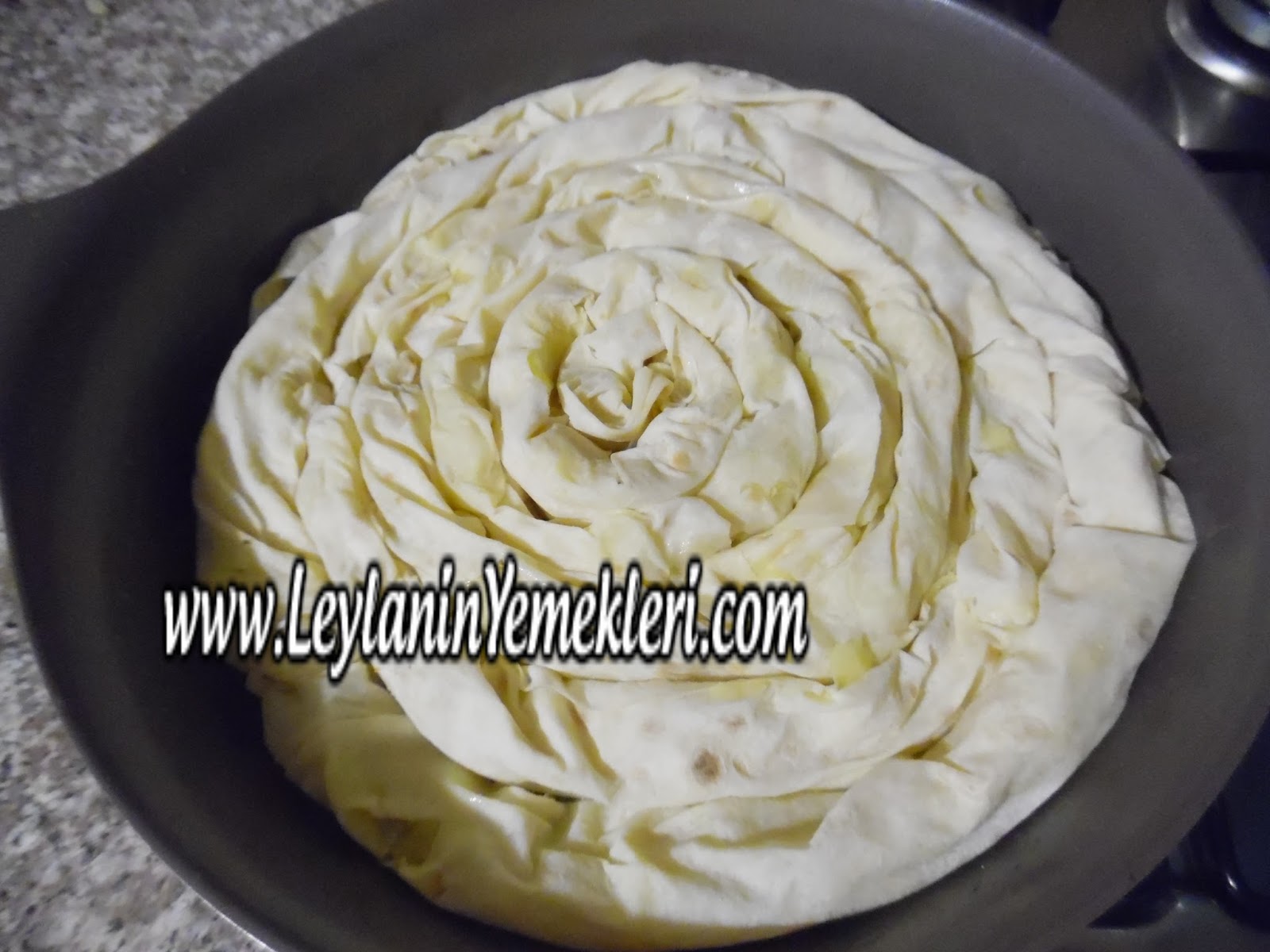 Tavada Patatesli Börek Tarifi Yemek Tarifleri