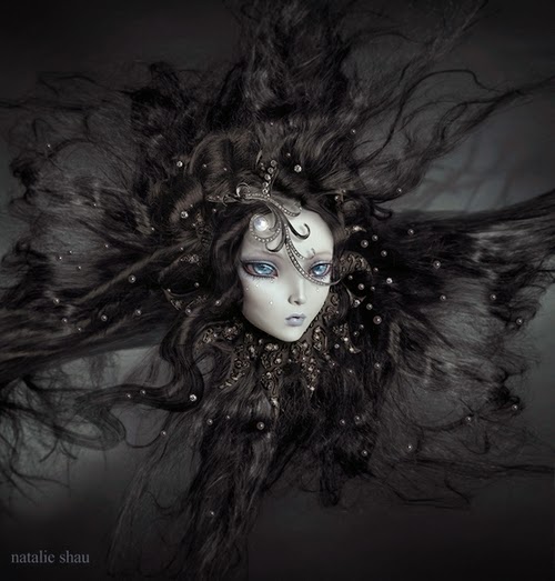 17-Natalie-Shau-Surreal-Photographs-and-Illustrations-www-designstack-co