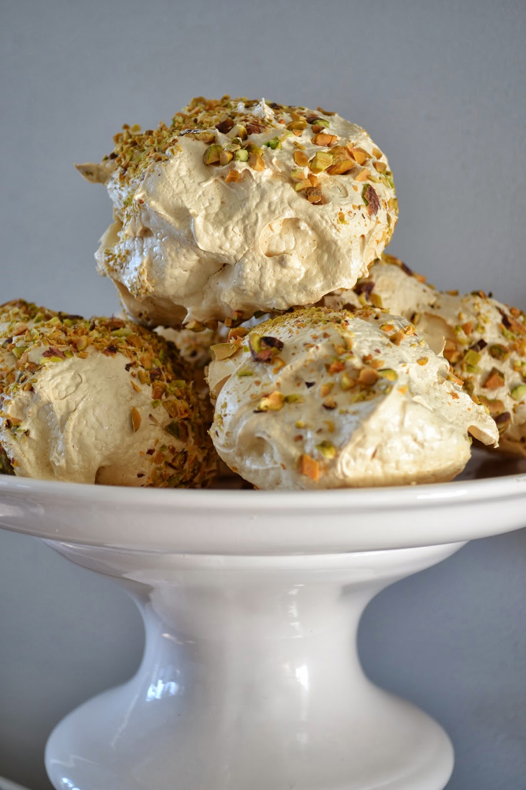 Eet lekker Meringues met pistache en rozenwater