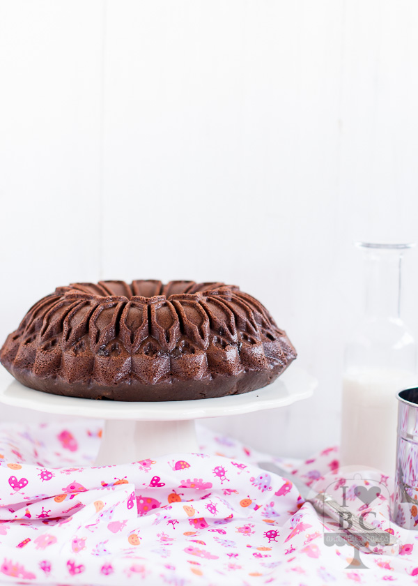 Chocolates Valor Bundt Cake