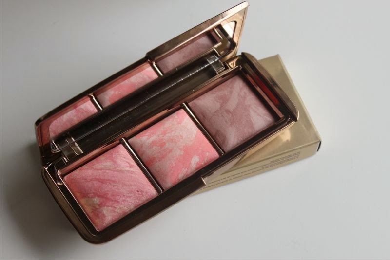 Hourglass Ambient Lighting Blush Palette 