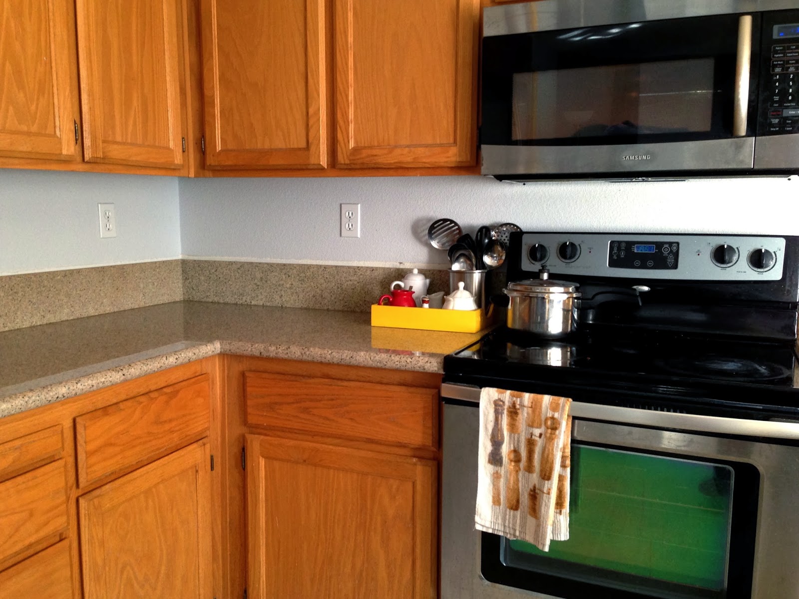 Weekend Tweaks DIY TRAY FOR KITCHEN COUNTERTOP