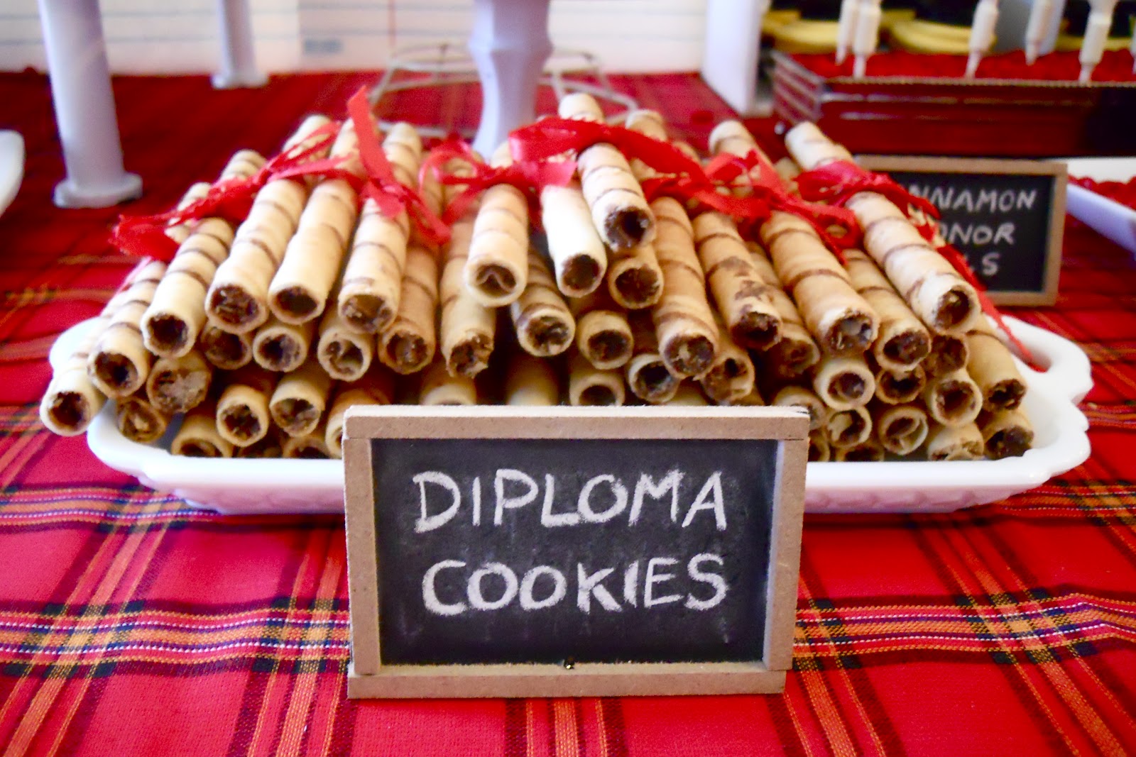 16 Perfect Dessert Ideas For Your Grad Party