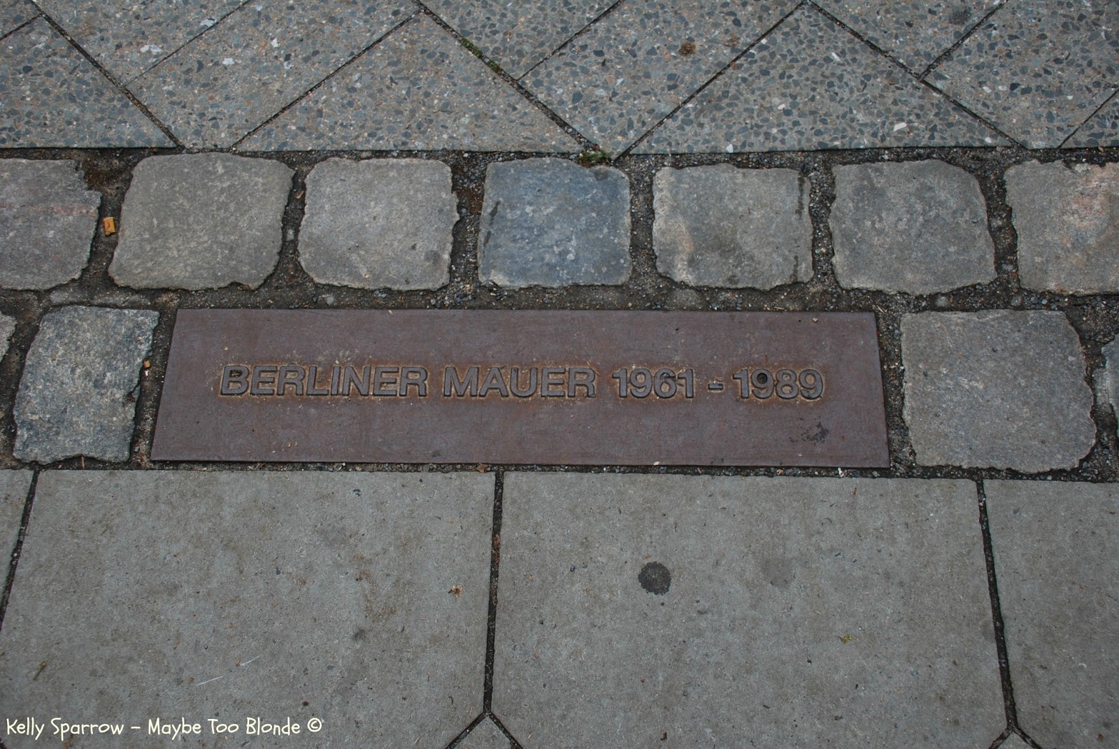 City Lights Berlin Gedenkstatte Berliner Mauer Memorial For The