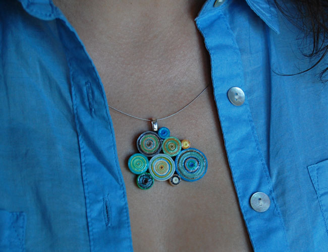 Paper Quilling Necklace Tutorial | theartgirljackie tutorials funky paper quilled jewelry Paper Quilling Necklace Tutorial | theartgirljackie tutorials funky paper quilled jewelry