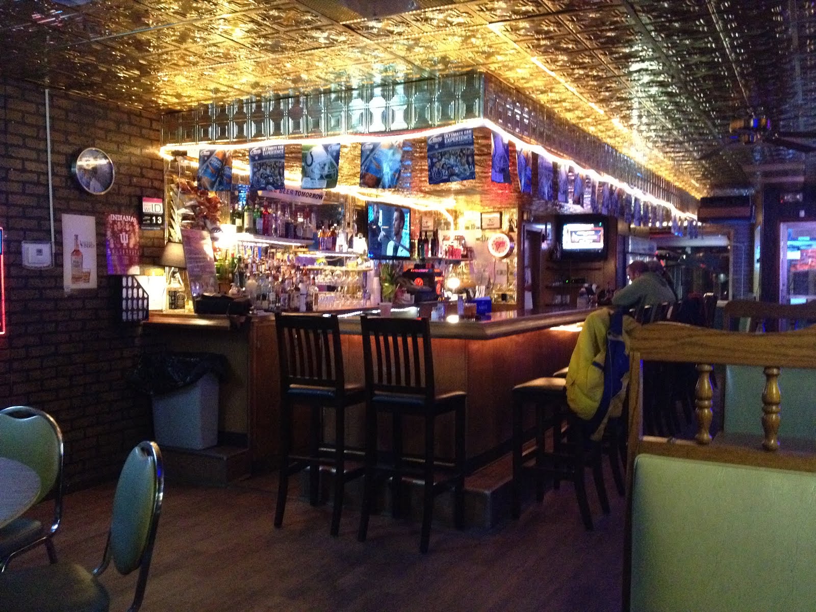 PIG OUT SPOTS Moores Bar & Restaurant (Greencastle, IN)