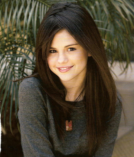 selena gomez lipstick. selena gomez no makeup