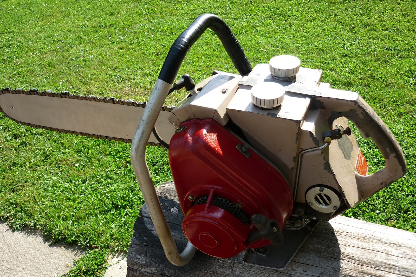 VINTAGE CHAINSAW COLLECTION INDIAN THUNDERBOLT.
