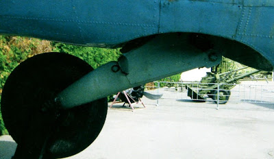 хвостовая стойка шасси самолета Ли-2
