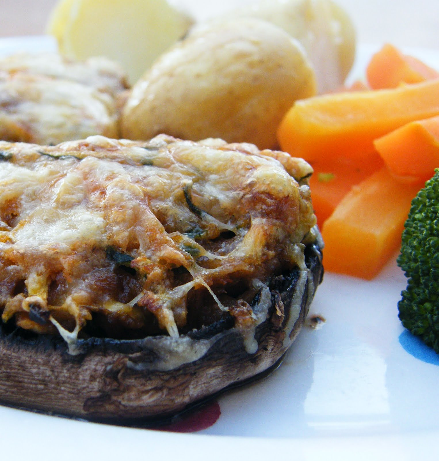 Deluxe Carrot, Courgette & Peanut Butter Stuffed Mushrooms Tinned