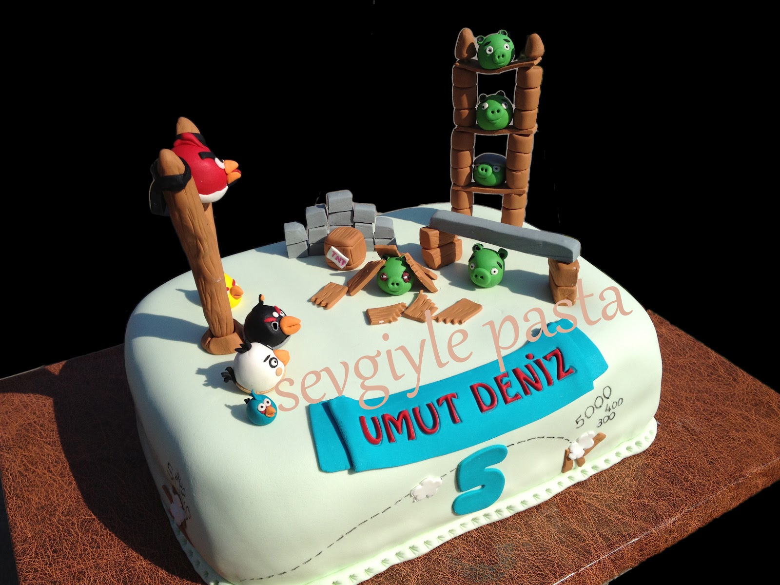 SEVGİYLE PASTA Angry Birds Pasta